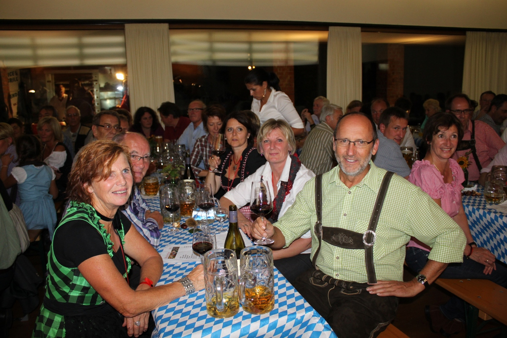 Oktoberfest Bierblosn 2011 _21__jpg-1318149135