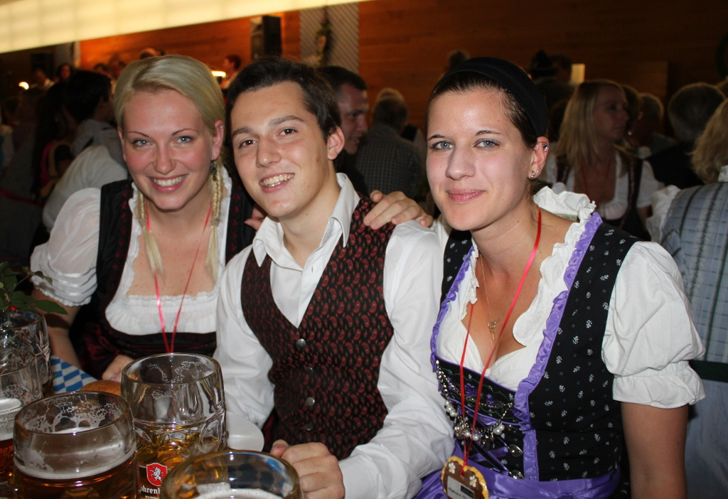 Oktoberfest Bierblosn 2011 _9__jpg-1318148985