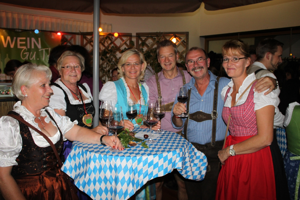Oktoberfest Bierblosn 2011 _27__jpg-1318149215