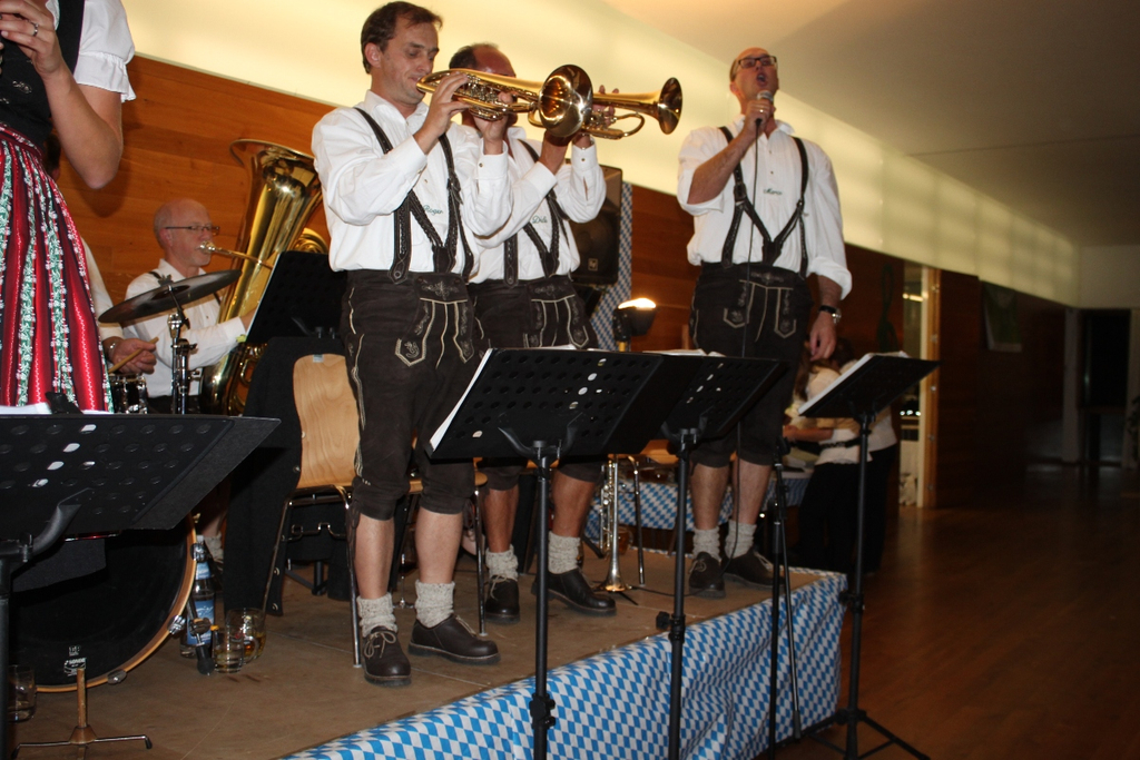 Oktoberfest Bierblosn 2011 _23__jpg-1318149161