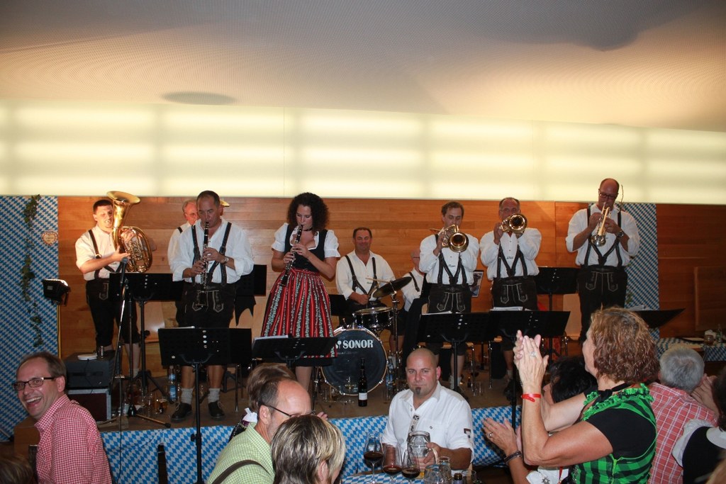 Oktoberfest Bierblosn 2011 _35__jpg-1318149320