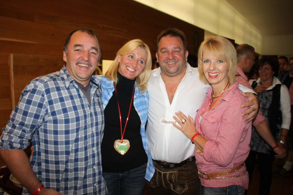 Oktoberfest Bierblosn 2011 _38__jpg-1318149354