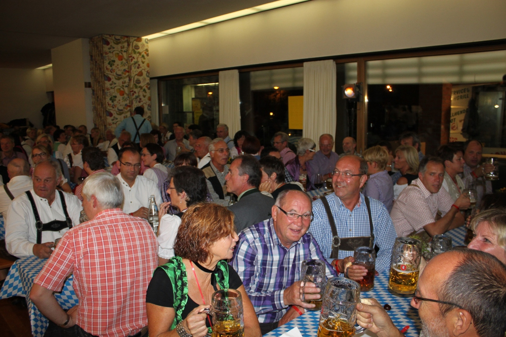 Oktoberfest Bierblosn 2011 _48__jpg-1318149482