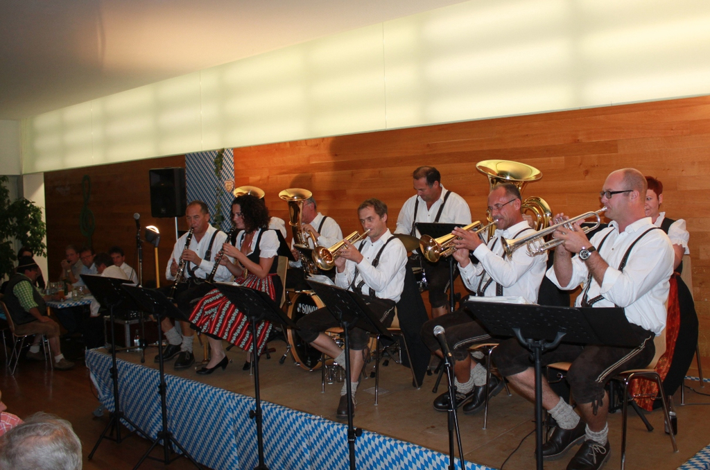 Oktoberfest Bierblosn 2011 _45__jpg-1318149445