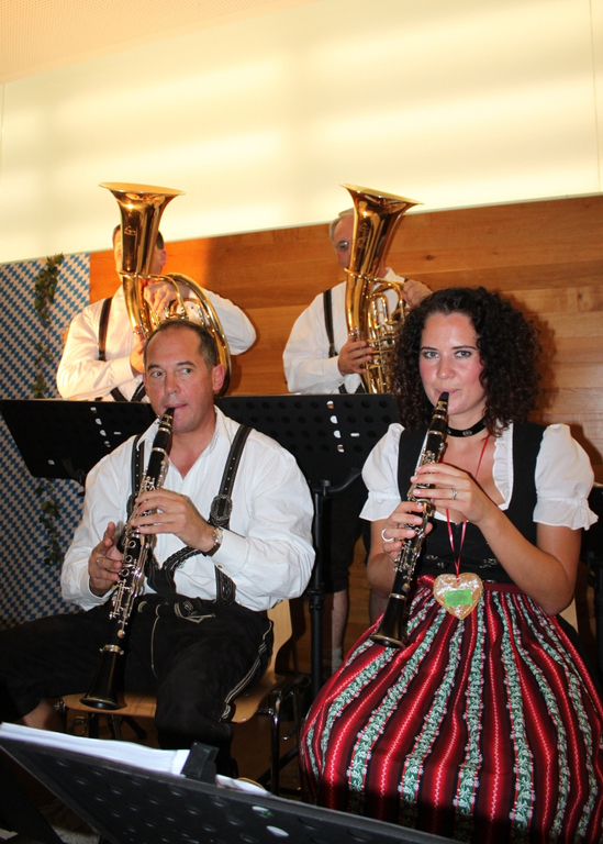 Oktoberfest Bierblosn 2011 _47__jpg-1318149468