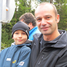 Noah mit Papa Michi.jpg