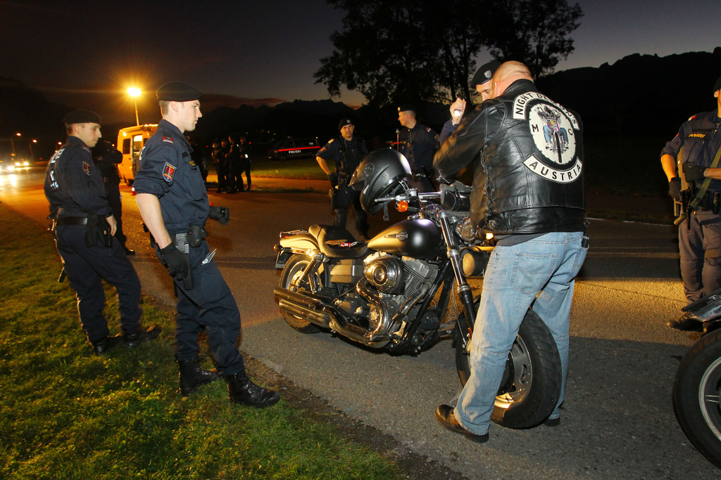 Kontrolle Bikertreffen76.jpg