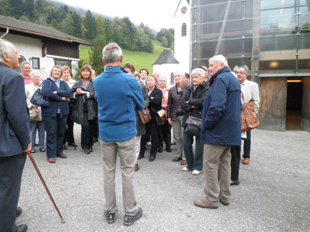 PA120003 _2_ Begr____ung bei der Juppenwerkstatt_jpg-1318549549