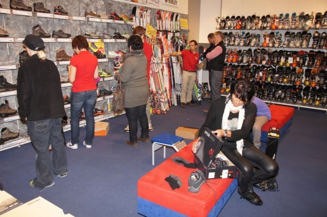 normal_13102011eroeffnungintersportspaktivnews_002.JPG