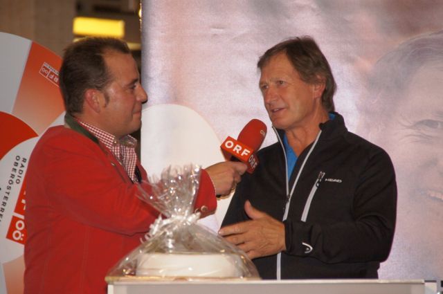 normal_13102011eroeffnungintersportspaktivnews_021.JPG