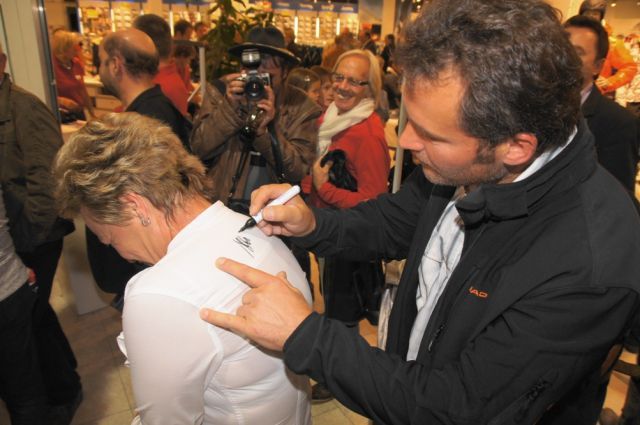 normal_13102011eroeffnungintersportspaktivnews_025.JPG