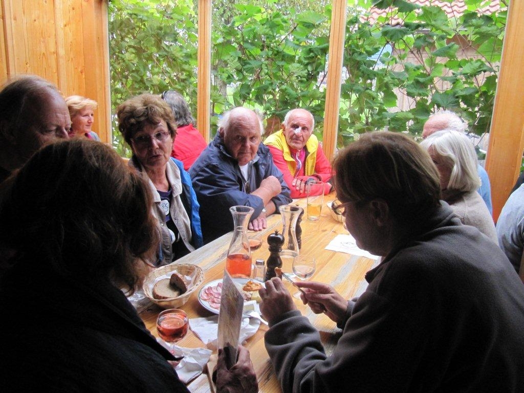 jetzt wird geschmaust_JPG-1318686101