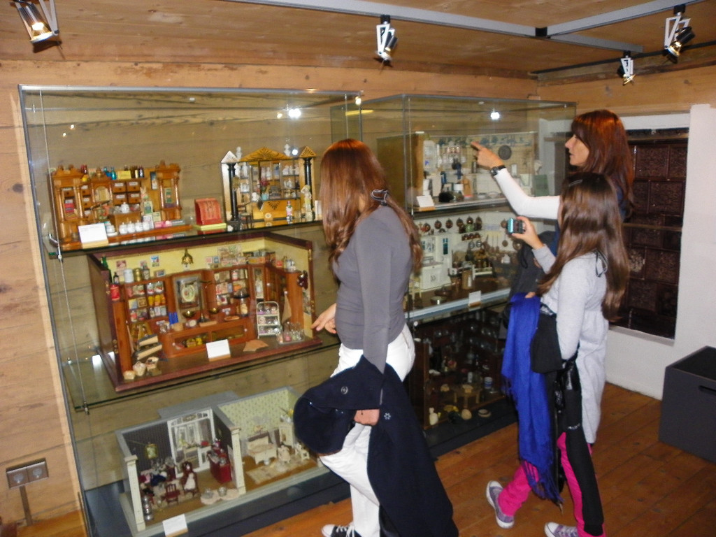 106_6997_jpg-1318722796