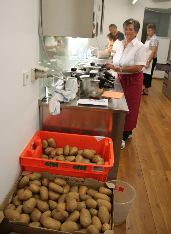 Kartoffeltag Pfarre 2011 _3__jpg-1318781133