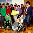 Scheck__bergabe Stunde des Herzens 14_10_2011  _1__JPG-1318794309