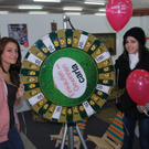 Beim Gl__cksrad herrschte reger Andrang.jpg