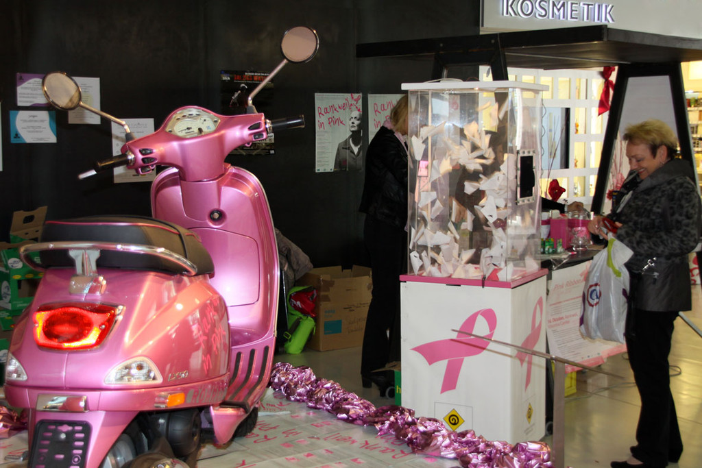 Vespa in Pink_jpg-1318862065