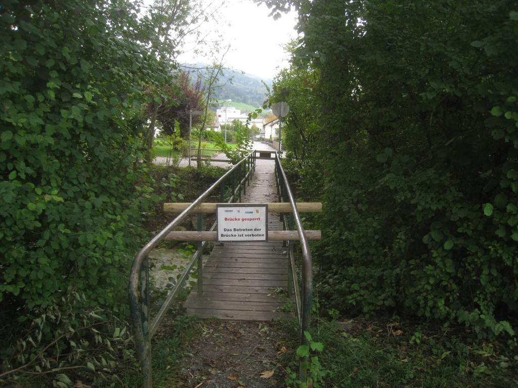 Sperre Bruecke Ruggbach Weidenweg _11__jpg-1318874166