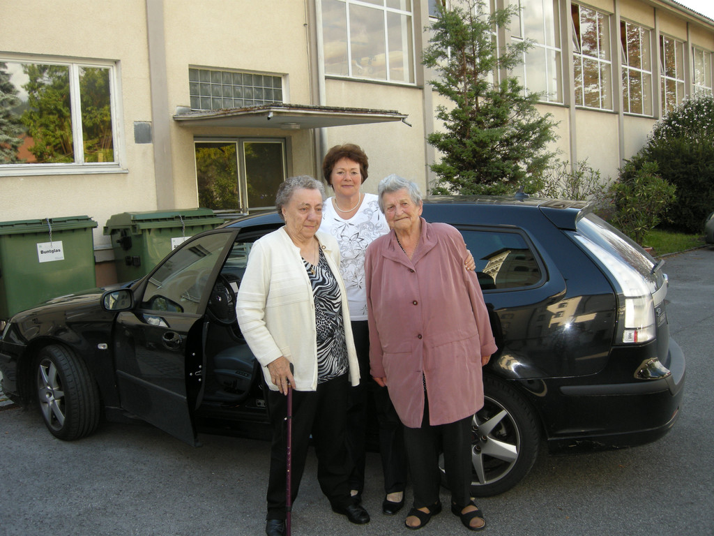 Irmgard Hagspiel mit Kennelbacher Seniorinnen_jpg-1318940136