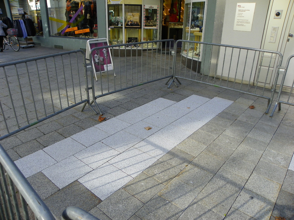 112_8682_JPG-1318973075