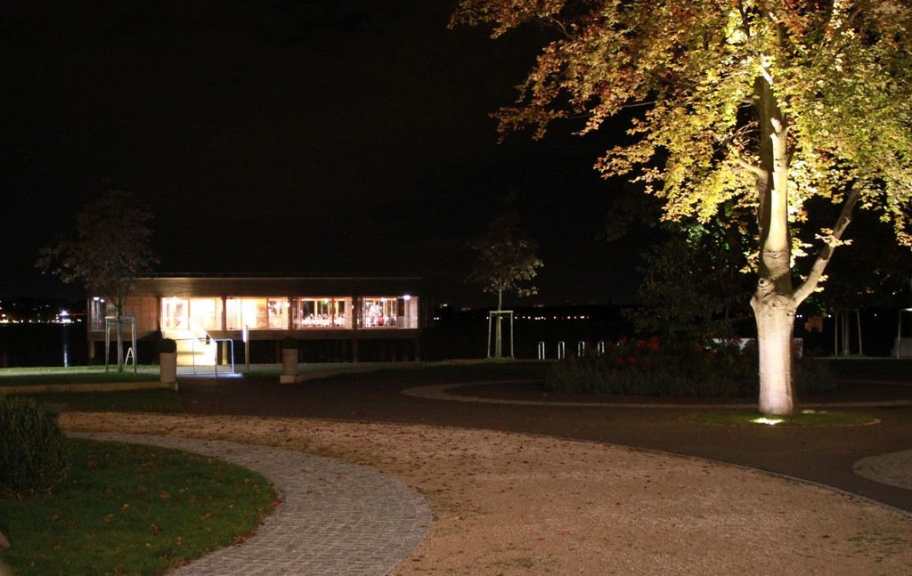 Seehotel Buchpr__sentation Hutzl-Ronge 2011 _22__jpg-1319214583