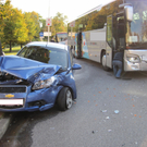 Chevrolet crasht gegen Linienbus in Wiener Neustadt