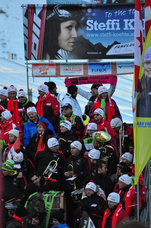 22102011fisrtlmbaktivnews008.jpg
