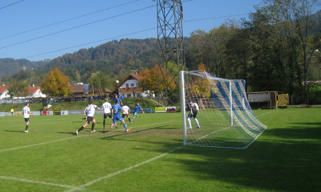 Fu__ball Spiel Langenegg NACH 22-10-2011 _1__jpg-1319300085