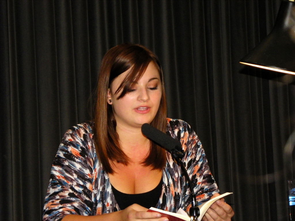 112_8724_JPG-1319382937