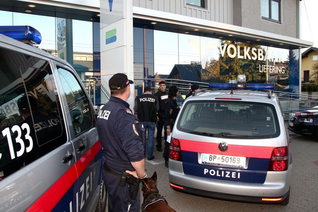 BankueberfallVolksbank24101103.jpg