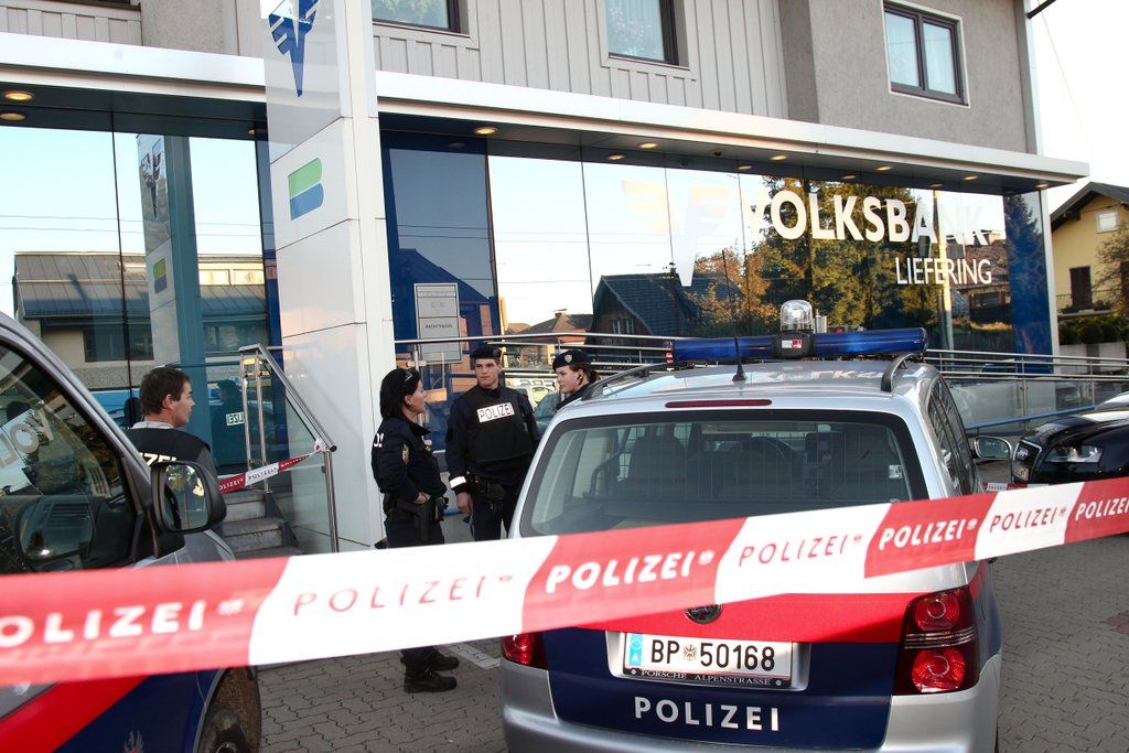BankueberfallVolksbank24101104.jpg