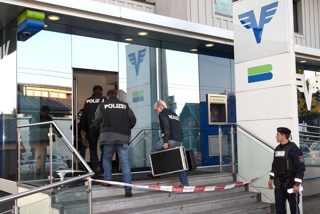 BankueberfallVolksbank24101105.jpg