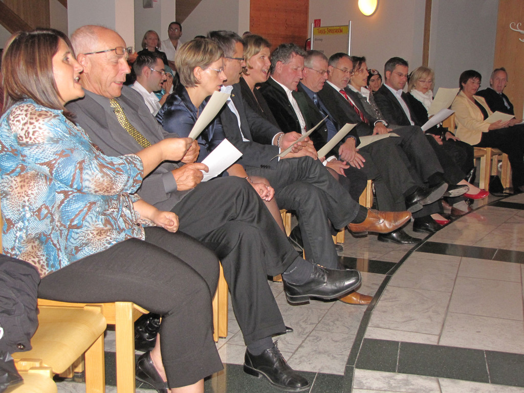 VHS Zeugnisverteilung 2_10_2009_1328_jpg-1319621128