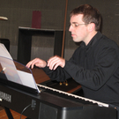Domorganist J_ H__mmerle auch am E-Piano virtuos.JPG