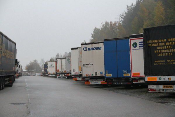 normal_26102011fmt_lkwstau_fm_07.jpg