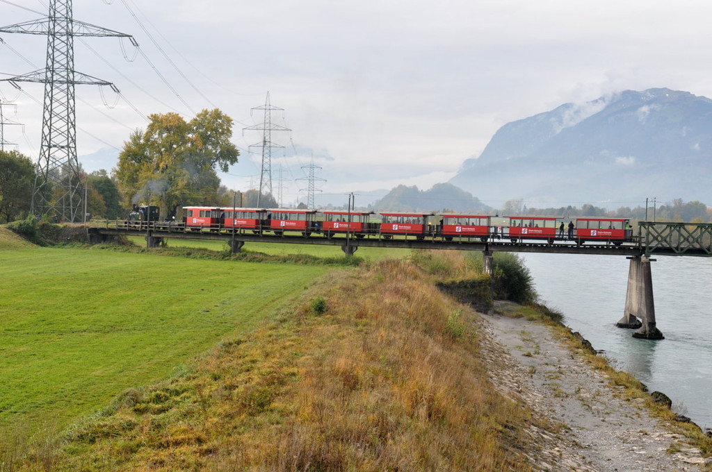 Rheinbaehle018.JPG
