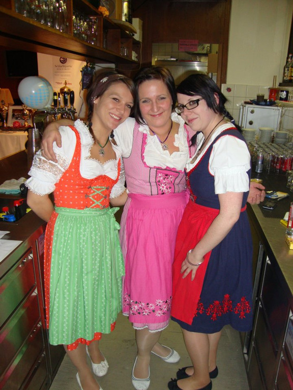 300521_292064497484237_288792437811443_1071868_1290628384_n_jpg-1319727698