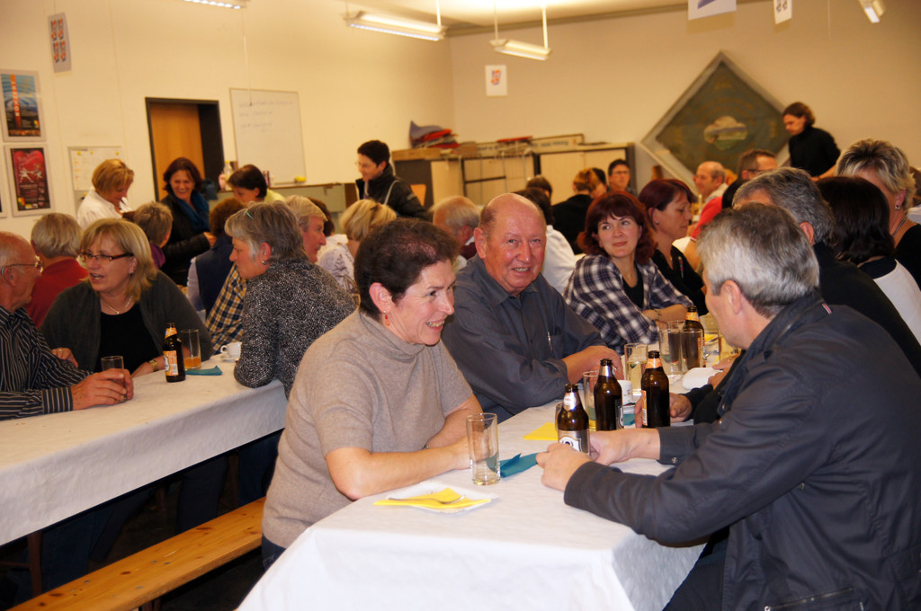 Hock mit Nofels_JPG-1320019229