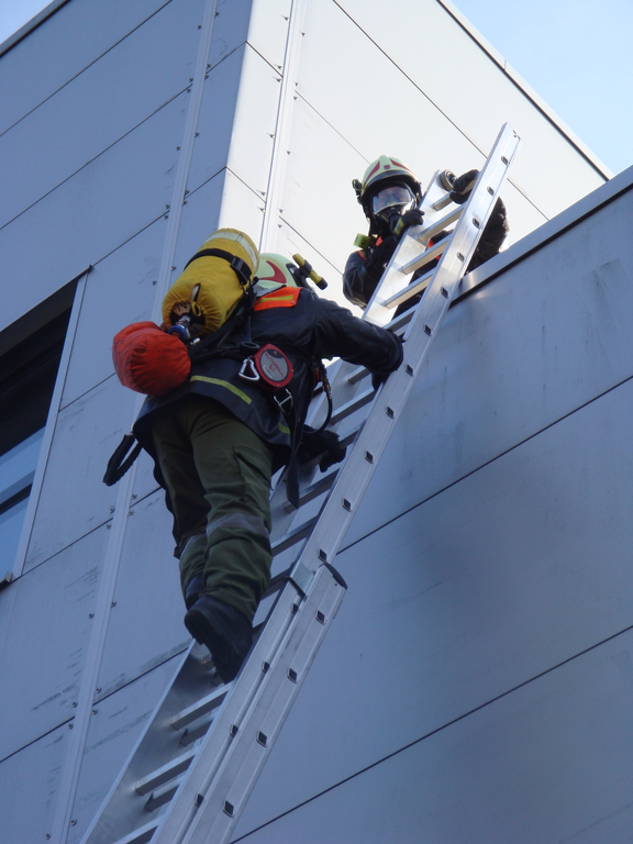 Personenrettung Dach.JPG