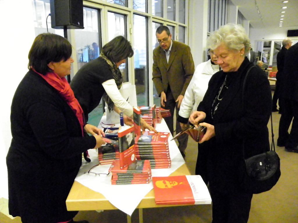 113_0695_JPG-1320454510