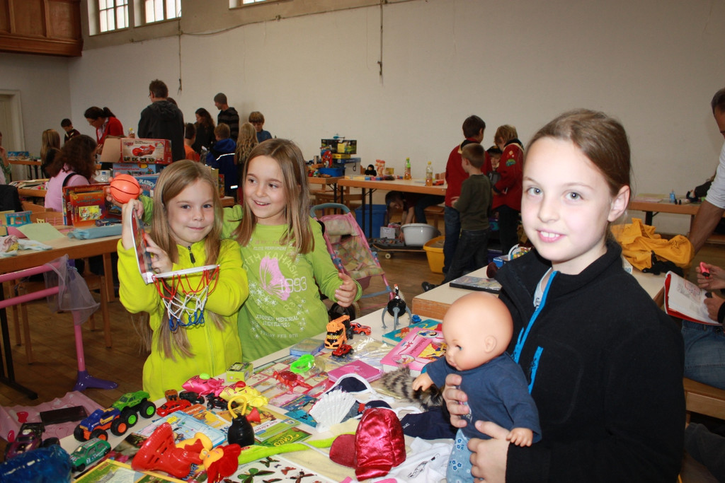 Flohmarkt KINDER EV 2011 _25__jpg-1320522714