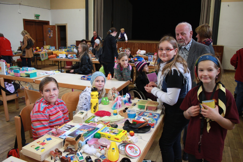 Flohmarkt KINDER EV 2011 _29__jpg-1320522735