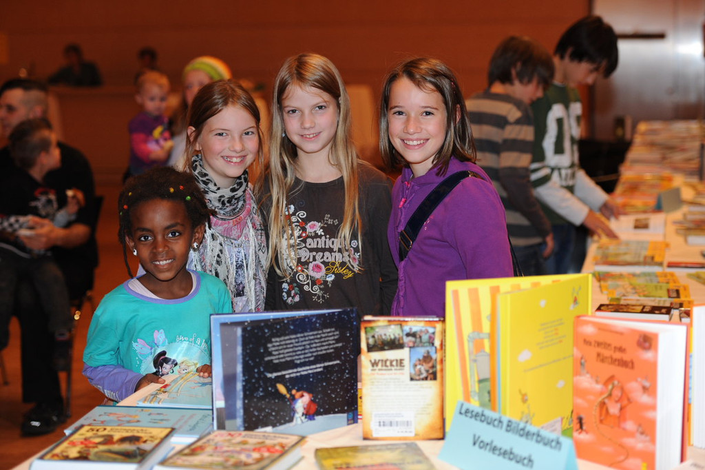 Buchausstellung130.JPG
