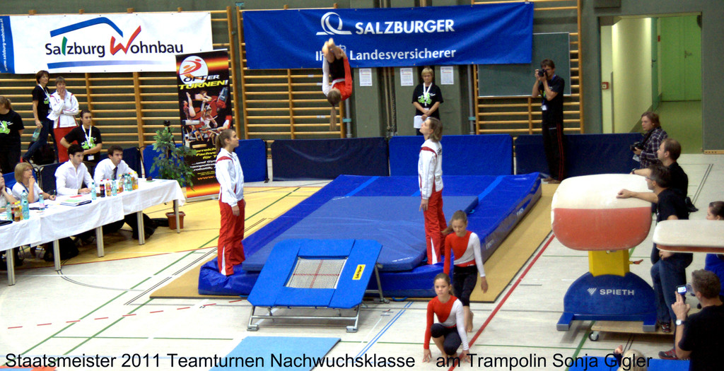 Staatsmeisterschaft Teamturnen in Rif  Hallein  Nachwuchsklasse  Trampolin Sonja.jpg