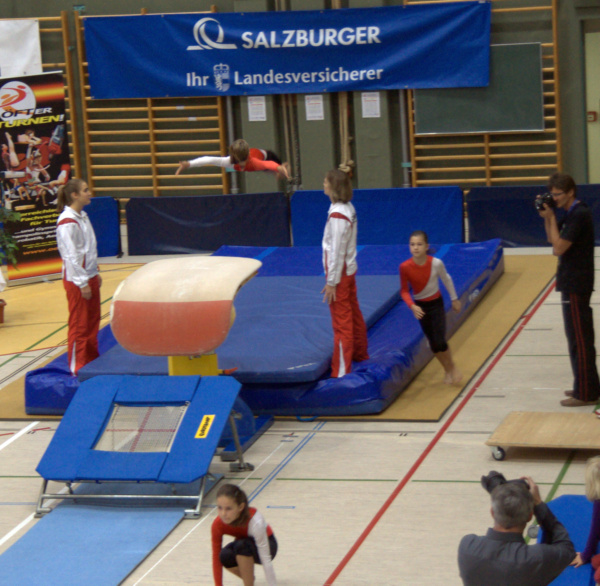 Staatsmeisterschaft Teamturnen in Rif  Hallein  Nachwuchsklasse  Trampolin Sprung  Sonja.jpg