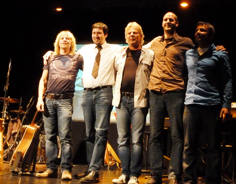 M9aBand_jpg-1320708634