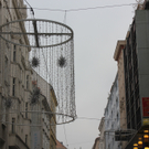 Weihnachtsbeleuchtung 2011 wird auf der Kärntner Straße montiert