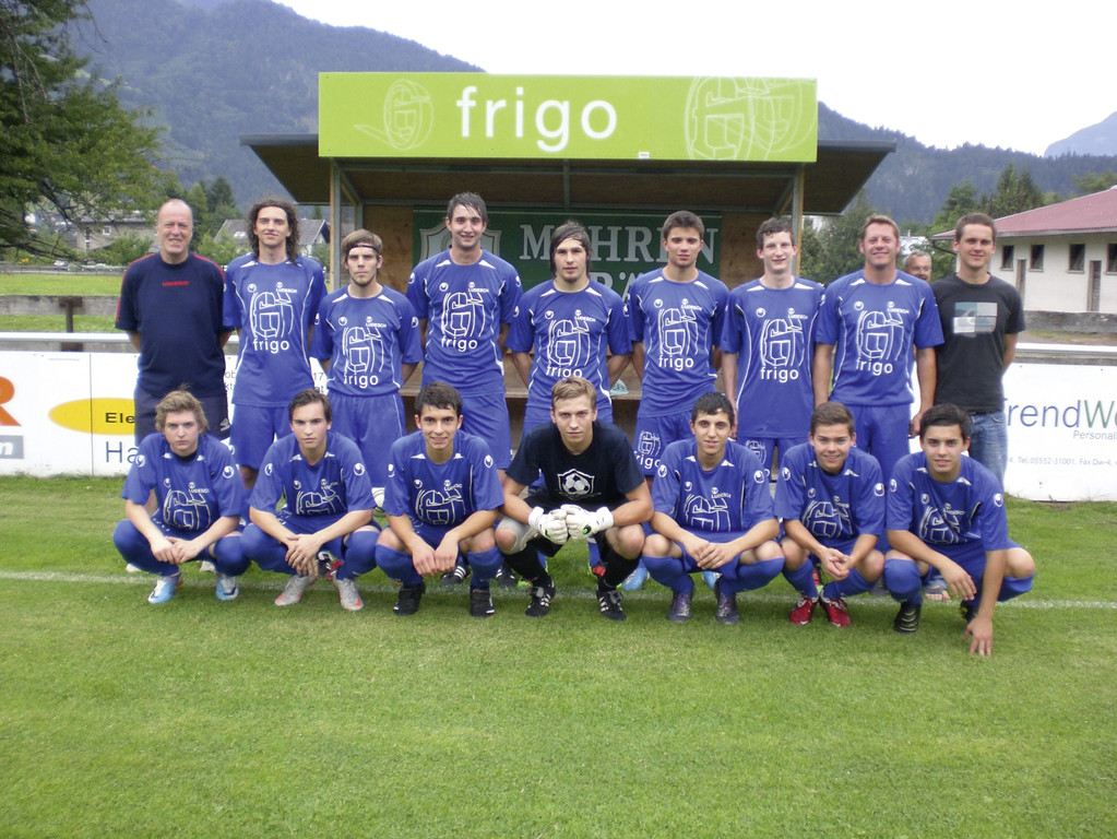 1KM_Herbst_2011_Fu__ballmannschaft_jpg-1321004936