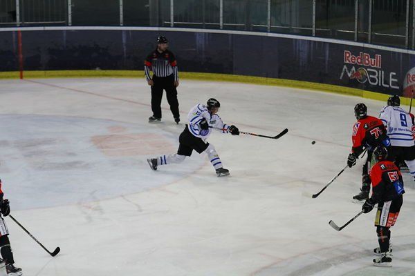 normal_11112011fmt_oilersinnsbruck_ta_010.jpg