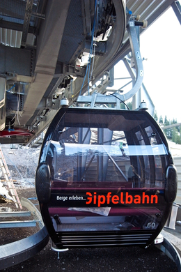 gipfelbahn-gondel.jpg